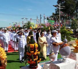 พระบาทสมเด็จพระเจ้าอยู่หัว ทรงพระกรุณาโปรดเกล้าฯ พระราชทานผ้าพระกฐิน จำนวน 1 ไตร ถวายแด่พระสงฆ์ที่จำพรรษาถ้วนไตรมาส ณ วัดสุดเขตแดนสยาม จ.บึงกาฬ