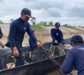 สำนักงานประมงจังหวัดบึงกาฬ ลงพื้นที่รื้อถอนเครื่องมือทำการประมงผิดกฎหมาย พร้อมรณรงค์สร้างความตระหนักรู้แก่ประชาชน ตามมาตรการอนุรักษ์ทรัพยากรสัตว์น้ำ นอกฤดูวางไข่